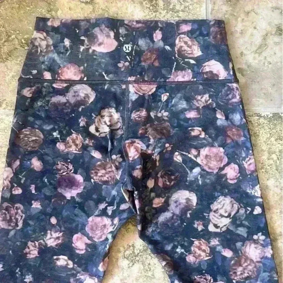 Lululemon Speed Up Tight in Rose Multi Color Activewear Leggings Sz 8 Athleisure - Picture 8 of 9